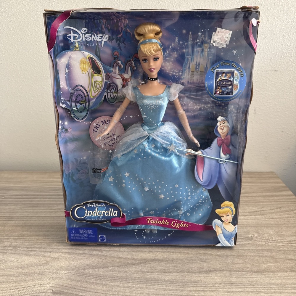 NIB 2004 Mattel Disney Princess Cinderella Twinkle Lights G7983